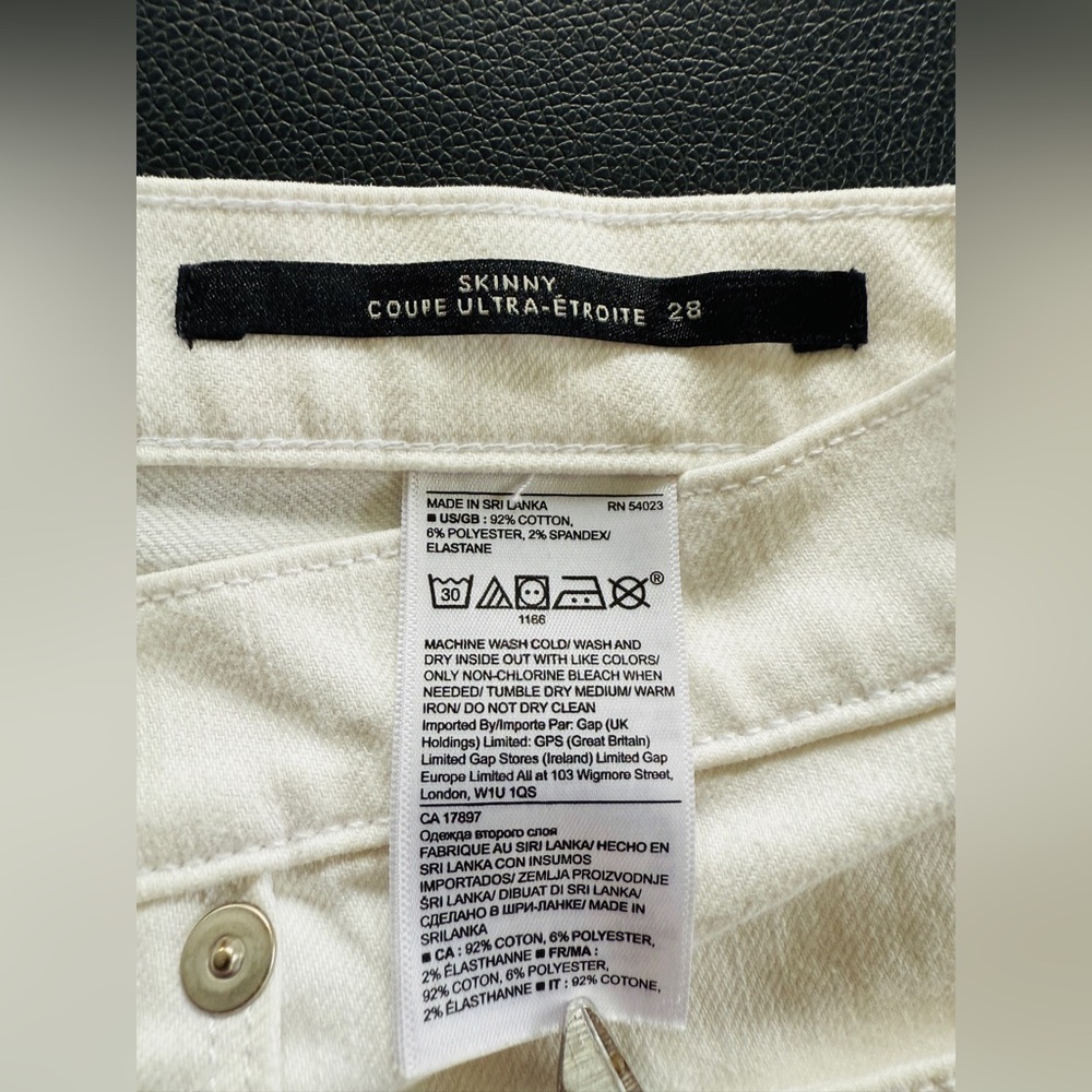 Banana Republic - Women’s White Skinny Jean - Size 28 - Excellent Condition - Picture 5 of 6
